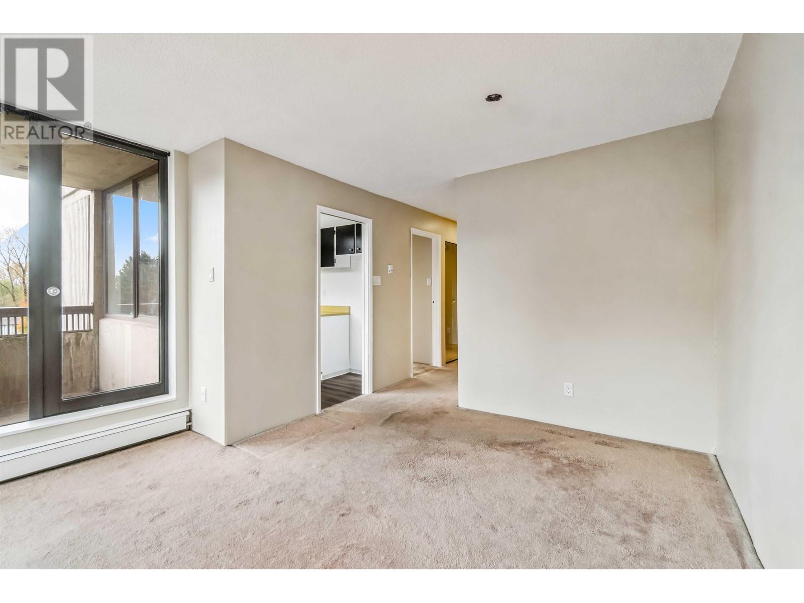Listing Picture 9 of 36 : 403 9280 SALISH COURT, Burnaby / 本拿比 - 魯藝地產 Yvonne Lu Group - MLS Medallion Club Member