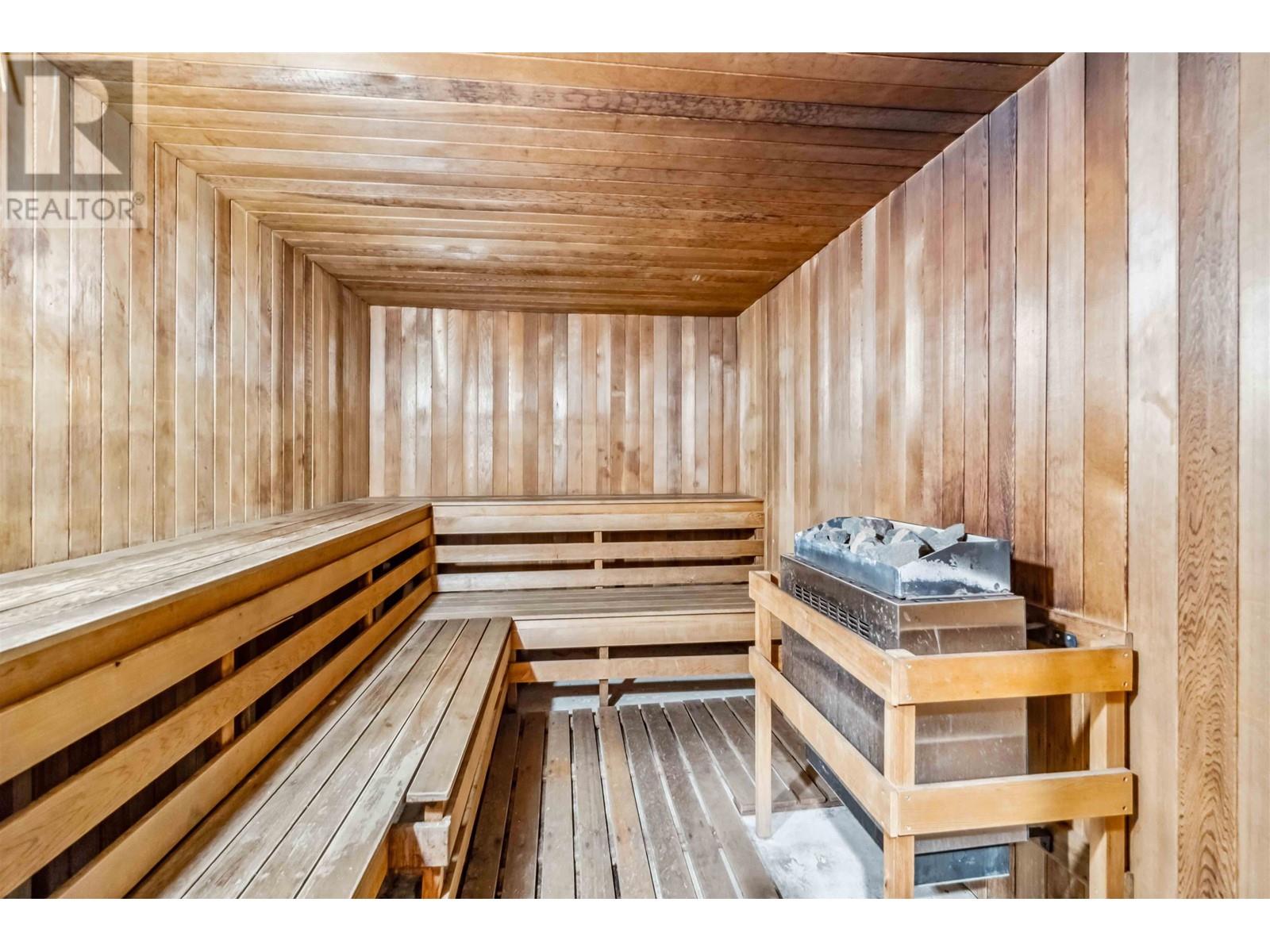 Listing Picture 31 of 36 : 403 9280 SALISH COURT, Burnaby / 本拿比 - 魯藝地產 Yvonne Lu Group - MLS Medallion Club Member