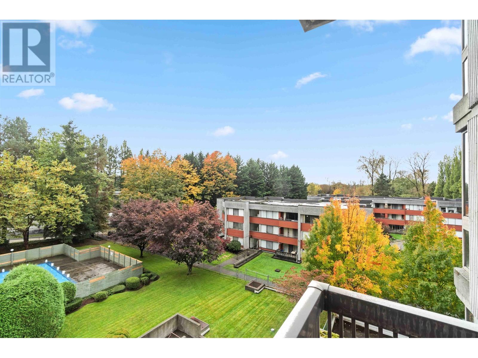 Listing Picture 23 of 36 : 403 9280 SALISH COURT, Burnaby / 本拿比 - 魯藝地產 Yvonne Lu Group - MLS Medallion Club Member