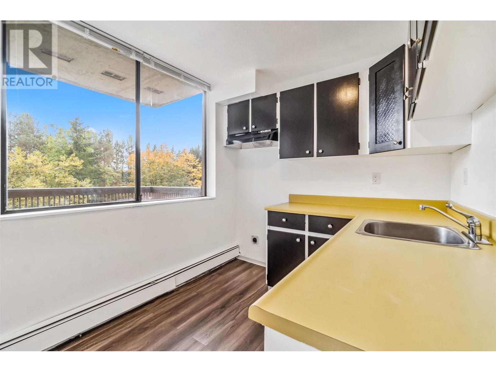 Listing Picture 11 of 36 : 403 9280 SALISH COURT, Burnaby / 本拿比 - 魯藝地產 Yvonne Lu Group - MLS Medallion Club Member