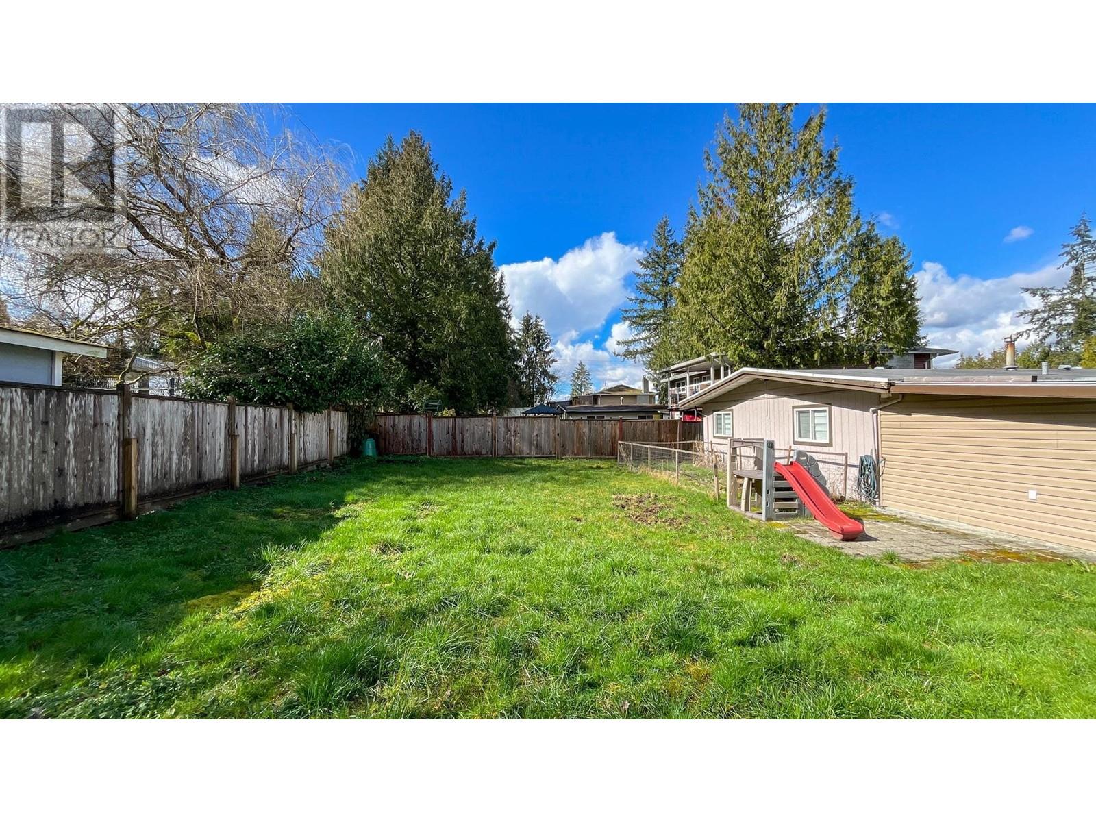 22950 Rogers Avenue, Maple Ridge, British Columbia  V2X 3Z9 - Photo 30 - R2977986