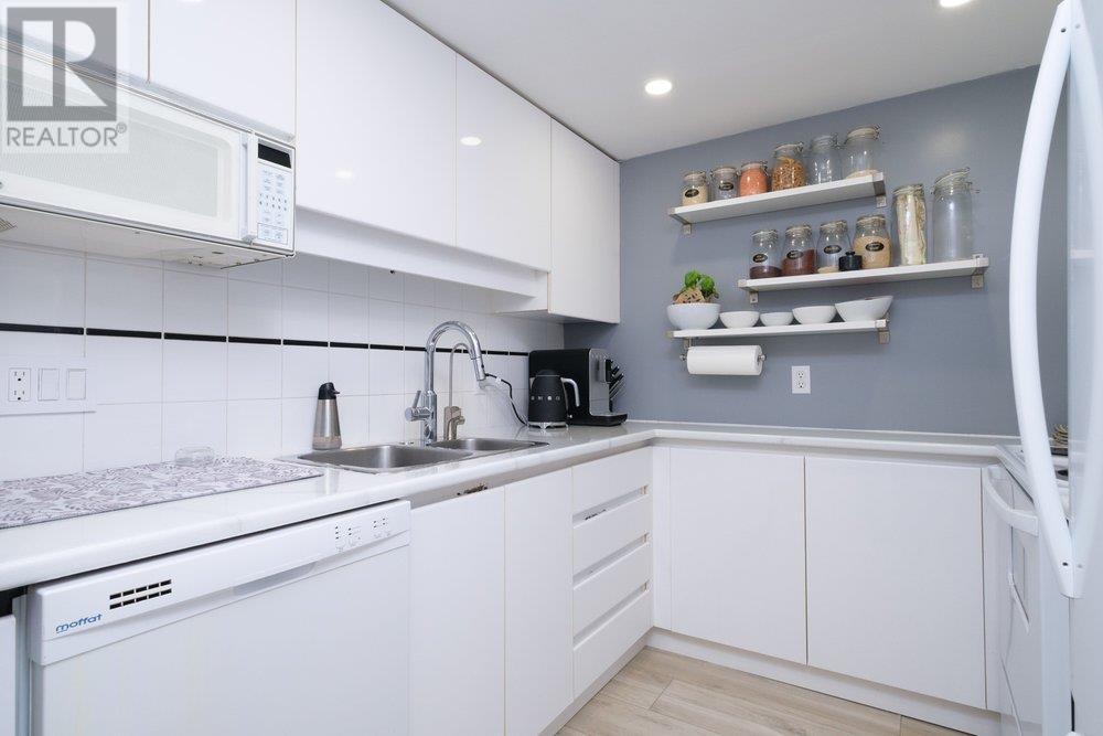 Listing Picture 5 of 24 : 1003 1500 HOWE STREET, Vancouver / 溫哥華 - 魯藝地產 Yvonne Lu Group - MLS Medallion Club Member