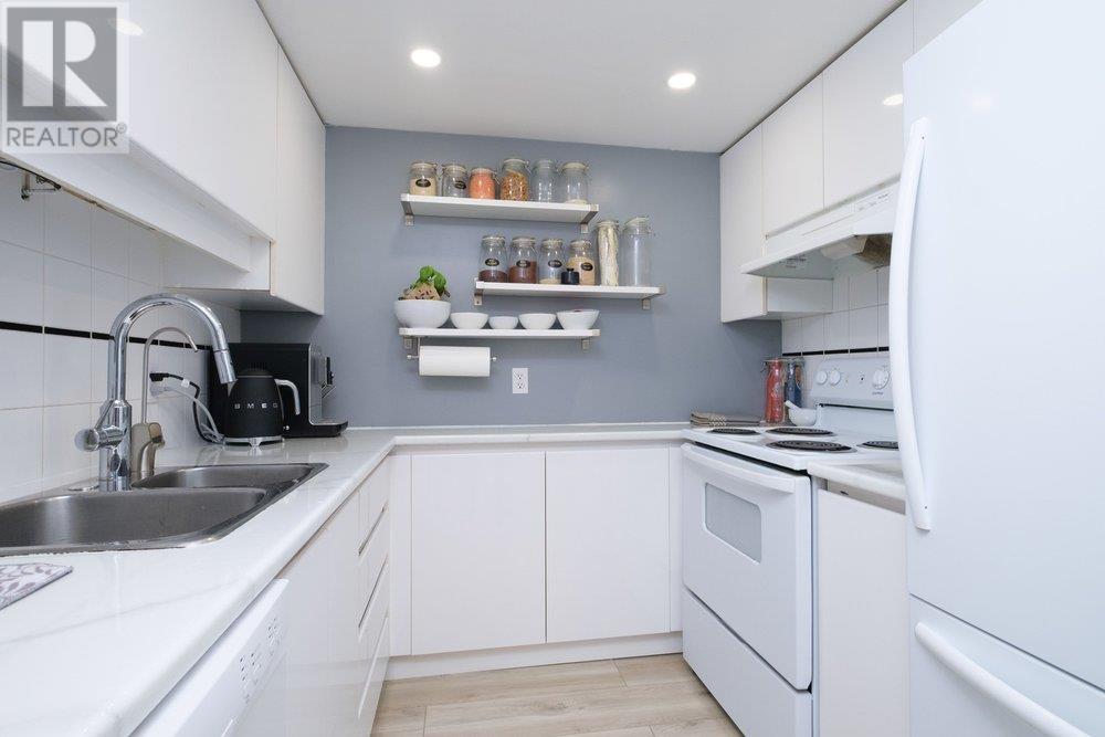 Listing Picture 7 of 24 : 1003 1500 HOWE STREET, Vancouver / 溫哥華 - 魯藝地產 Yvonne Lu Group - MLS Medallion Club Member