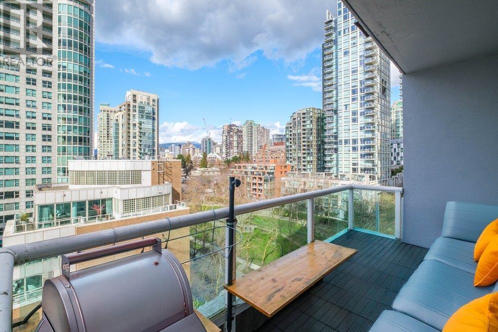 Listing Picture 16 of 24 : 1003 1500 HOWE STREET, Vancouver / 溫哥華 - 魯藝地產 Yvonne Lu Group - MLS Medallion Club Member