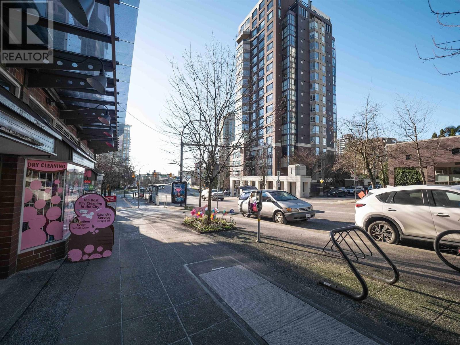 Listing Picture 12 of 16 : 1350 BURRARD STREET, Vancouver / 溫哥華 - 魯藝地產 Yvonne Lu Group - MLS Medallion Club Member