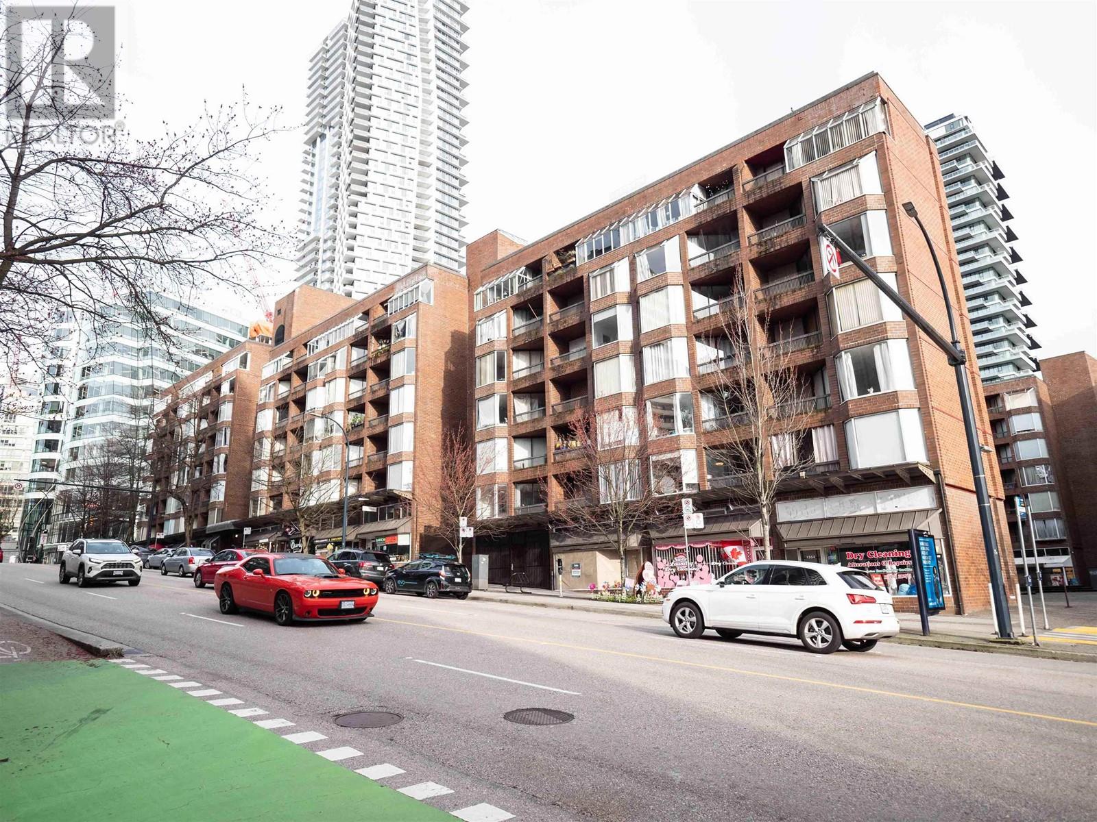 Listing Picture 15 of 16 : 1350 BURRARD STREET, Vancouver / 溫哥華 - 魯藝地產 Yvonne Lu Group - MLS Medallion Club Member