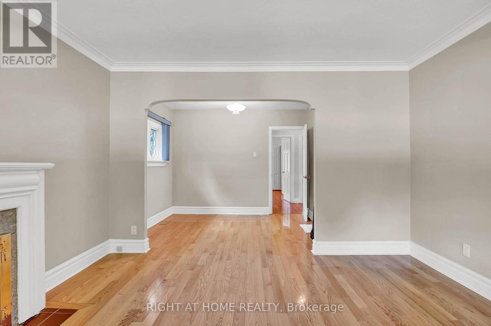 724 Eglinton Avenue E, Toronto, Ontario  M4G 2K7 - Photo 5 - C12021769