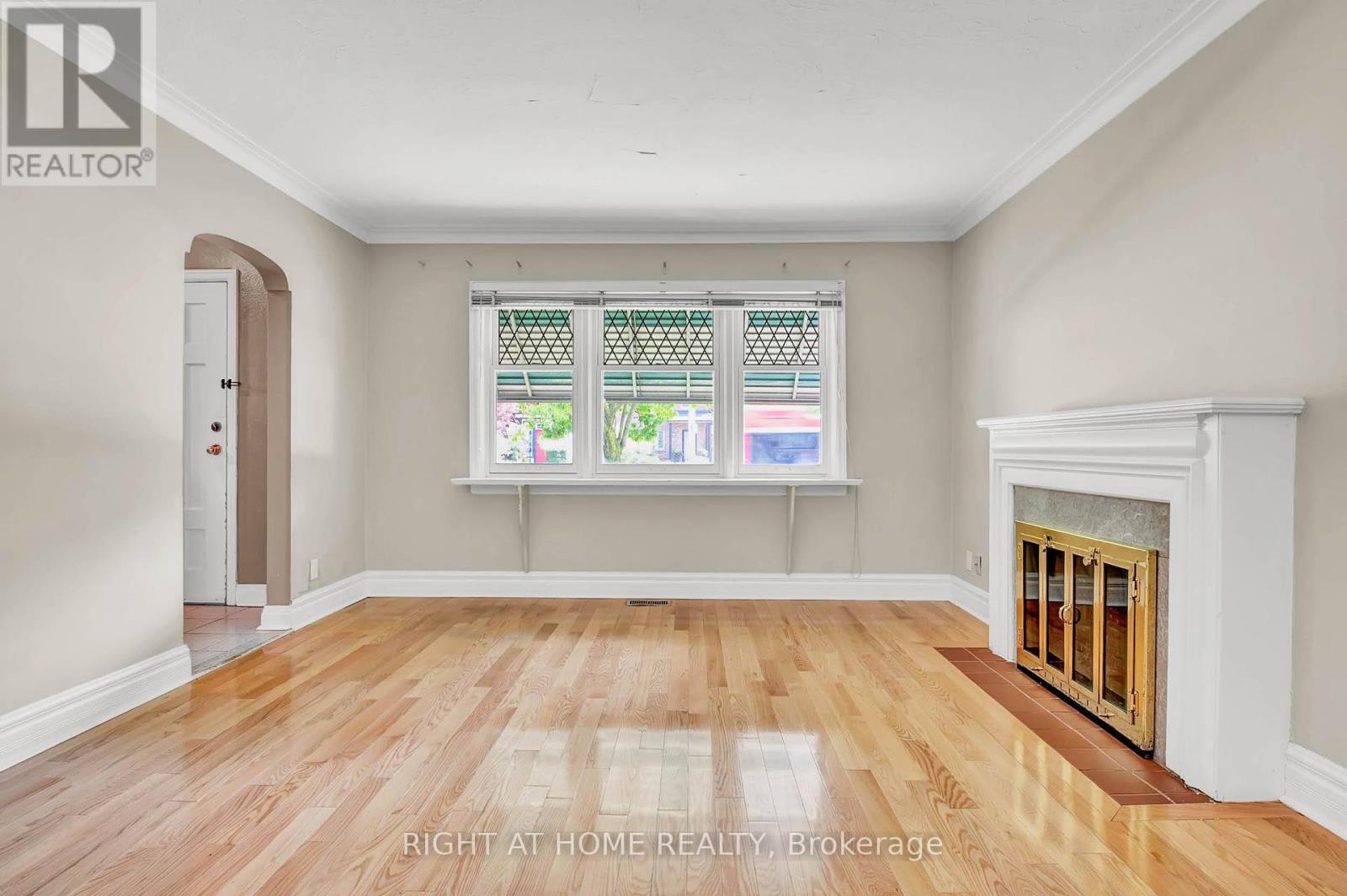724 Eglinton Avenue E, Toronto, Ontario  M4G 2K7 - Photo 7 - C12021769