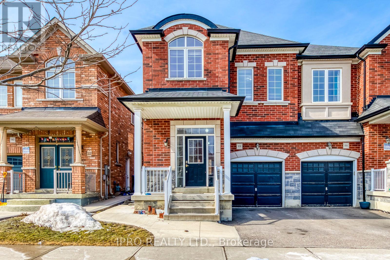 88 Templehill Road, Brampton, Ontario  L6R 3S1 - Photo 2 - W11955928