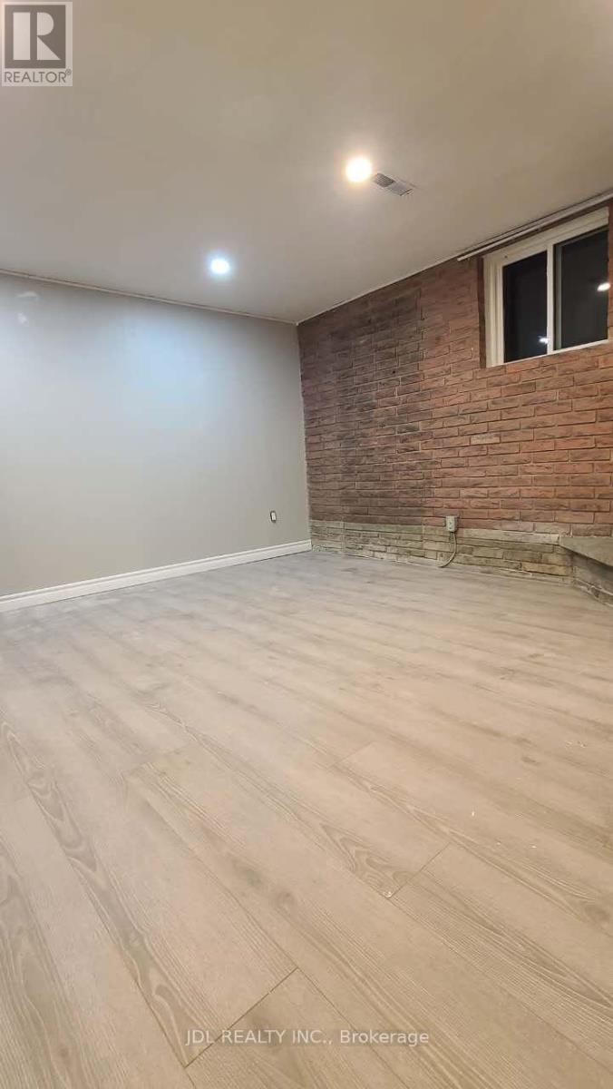 75 Mintwood Drive, Toronto, Ontario  M2M 3A6 - Photo 8 - C12021784