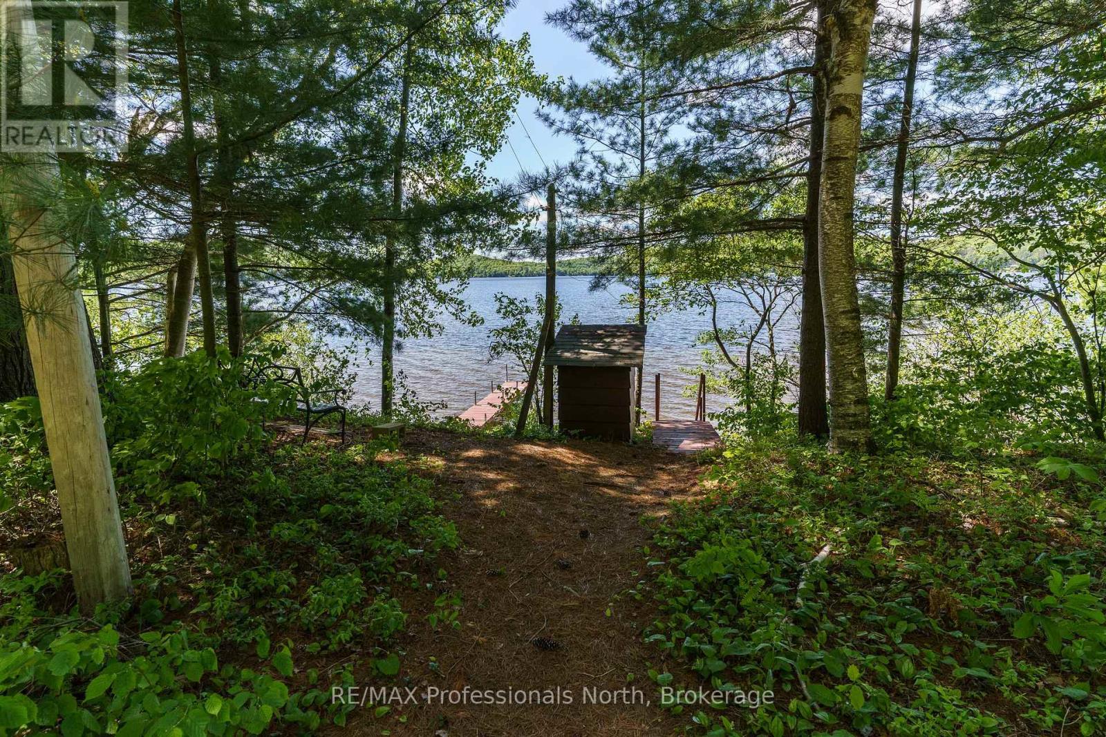 1174 Seabreeze Road, Lake Of Bays, Ontario  P0A 1H0 - Photo 16 - X12021790
