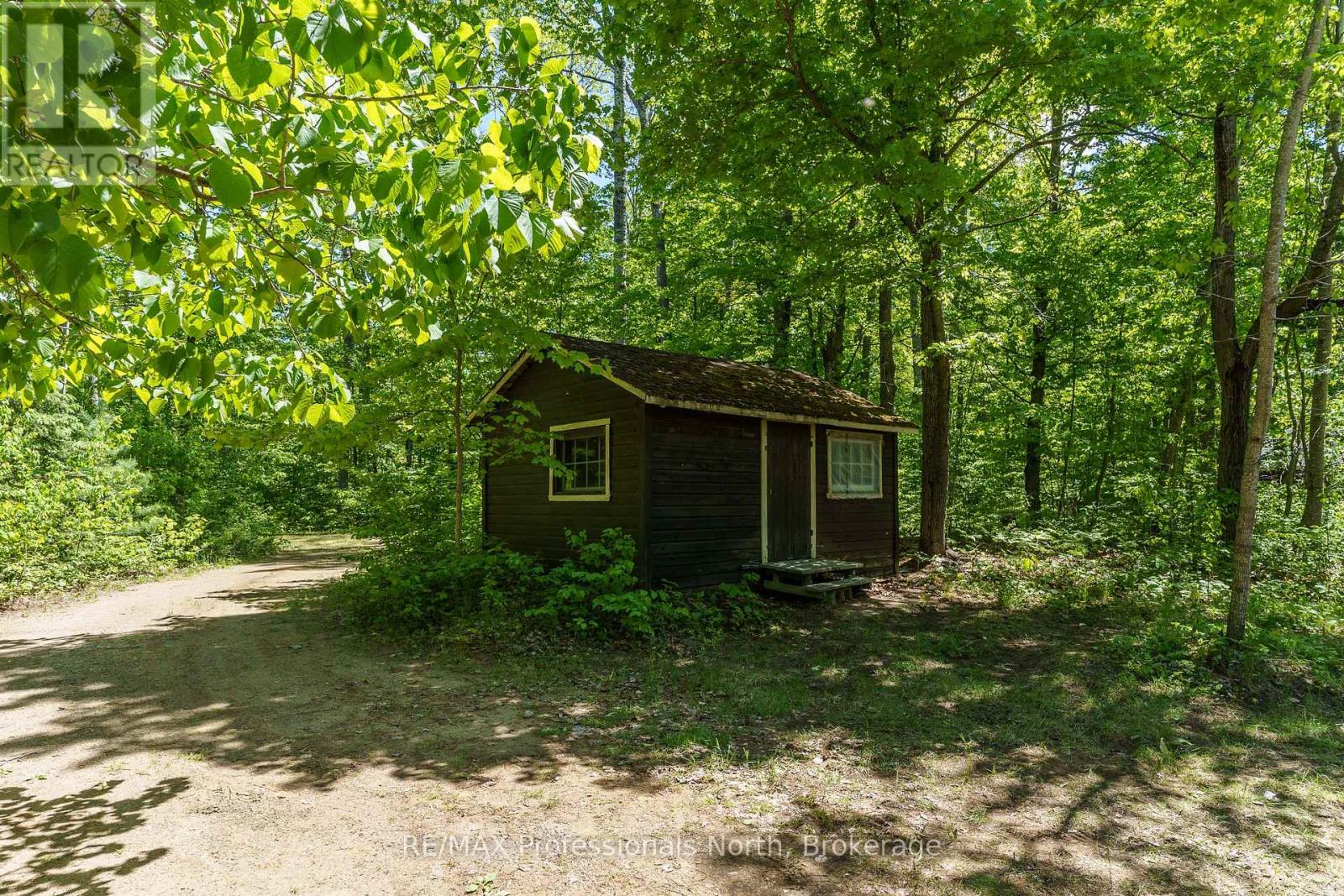 1174 Seabreeze Road, Lake Of Bays, Ontario  P0A 1H0 - Photo 2 - X12021790