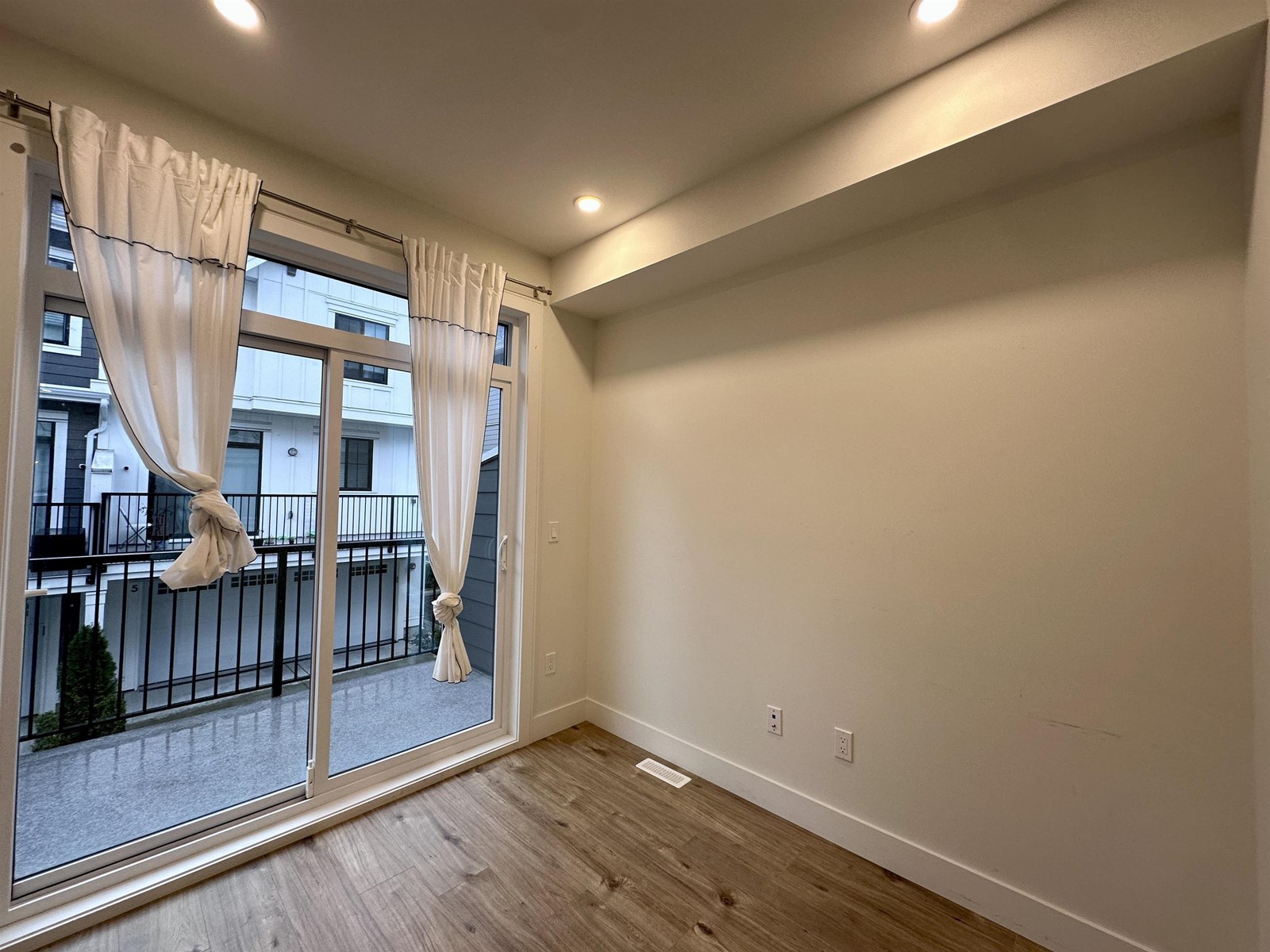 32 20189 84 Avenue, Langley, British Columbia  V2Y 3P7 - Photo 4 - R2978141