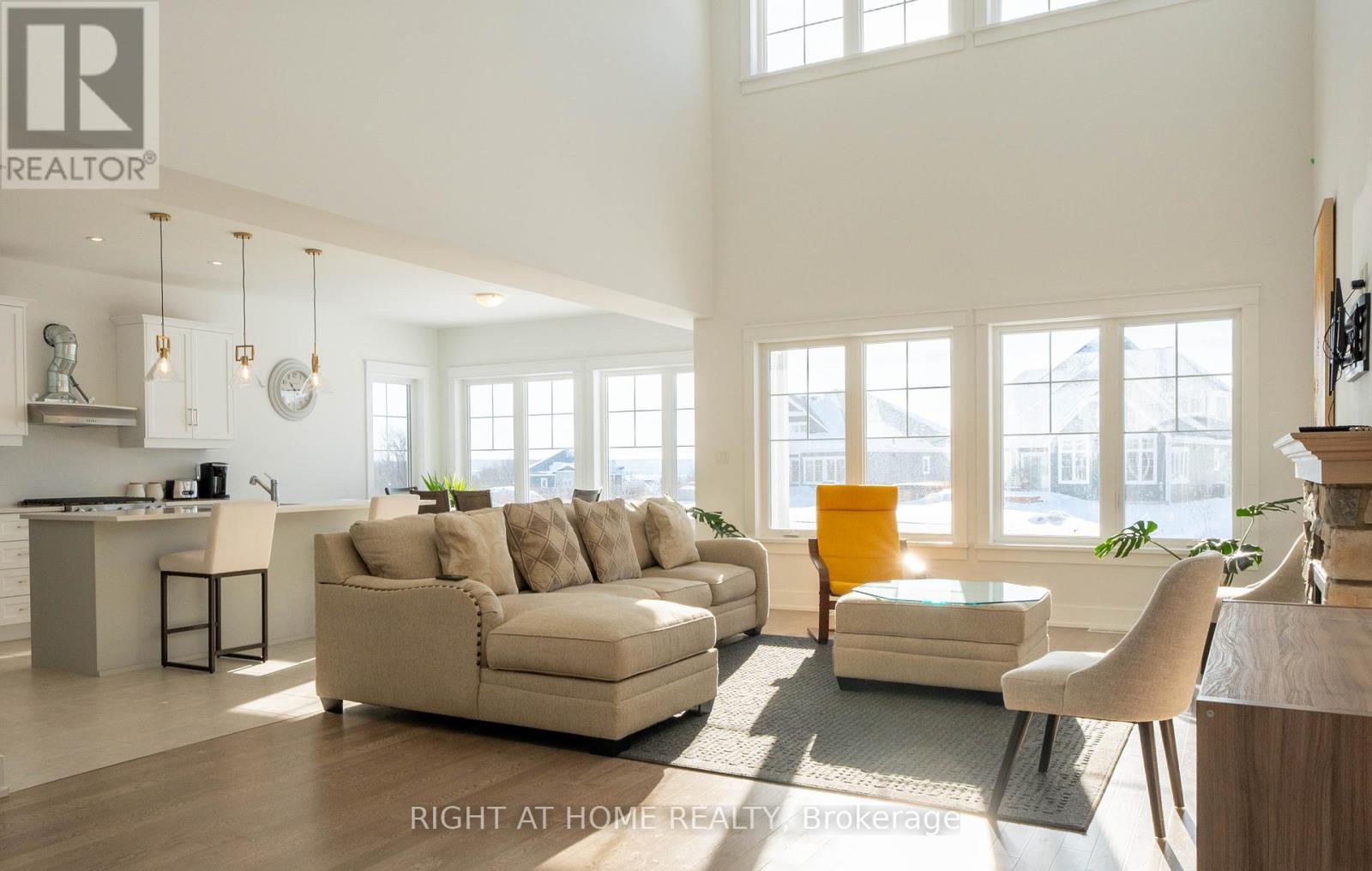 105 Laurens Lane, Georgian Bluffs, Ontario  N0H 1S0 - Photo 4 - X12021801