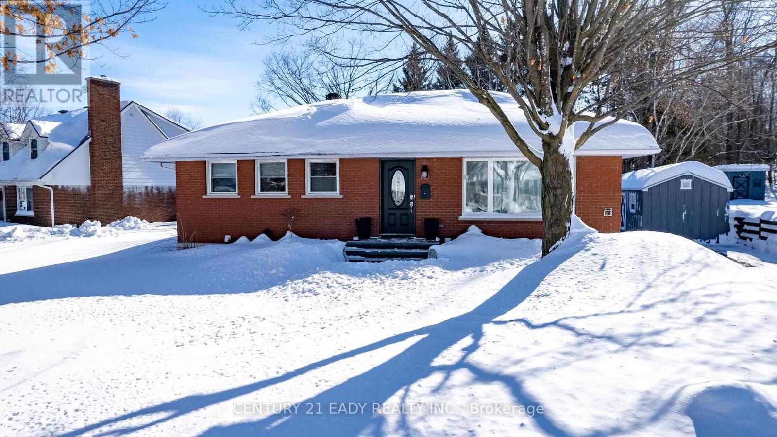 201 Wade Avenue, Renfrew, Ontario  K7V 2N3 - Photo 2 - X12021836