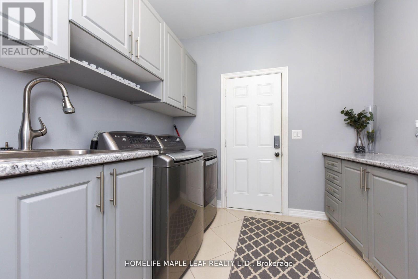 84 Latania Boulevard, Brampton, Ontario  L6P 2Z2 - Photo 11 - W12021822