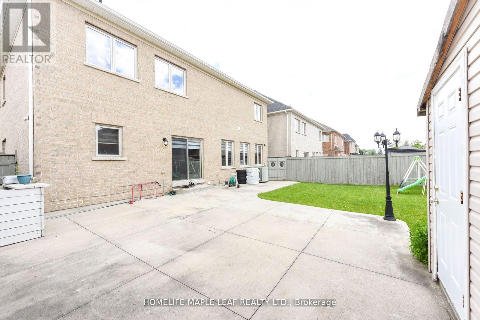 84 Latania Boulevard, Brampton, Ontario  L6P 2Z2 - Photo 38 - W12021822