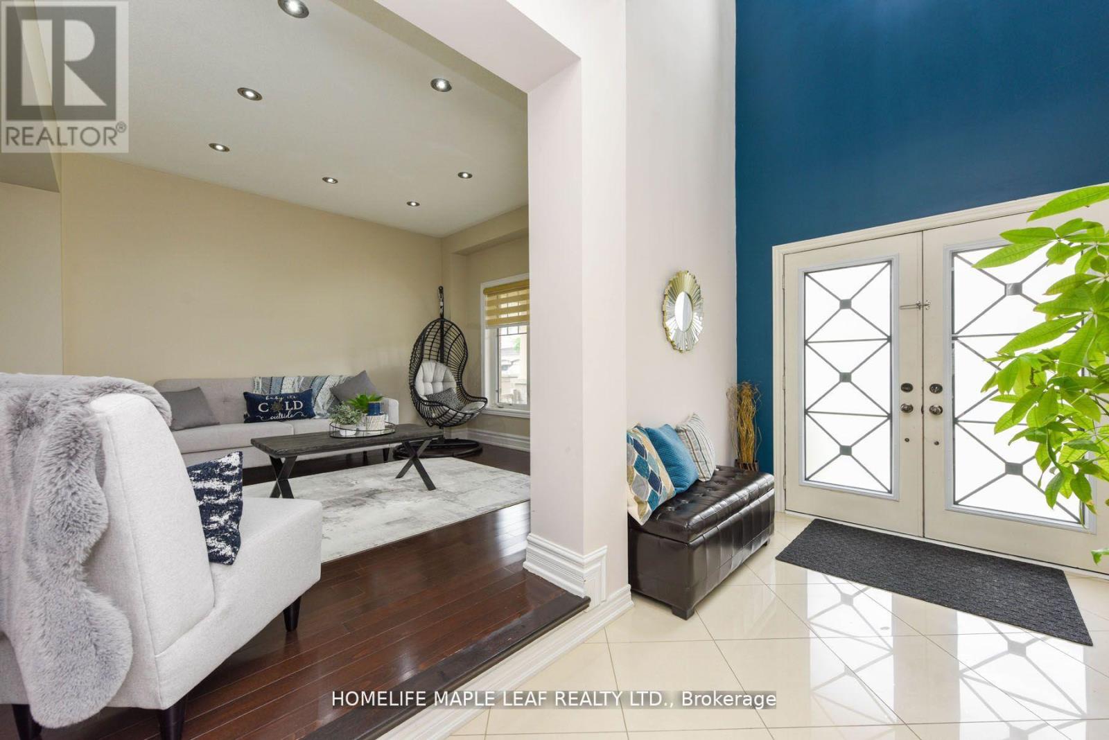 Property at 84 LATANIA BOULEVARD image 4