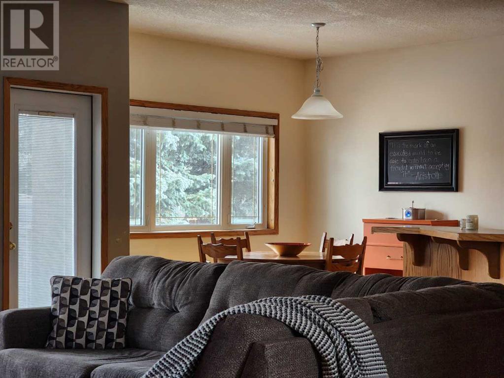 20 Westlyn Drive W, Claresholm, Alberta  T0L 0T0 - Photo 10 - A2190709