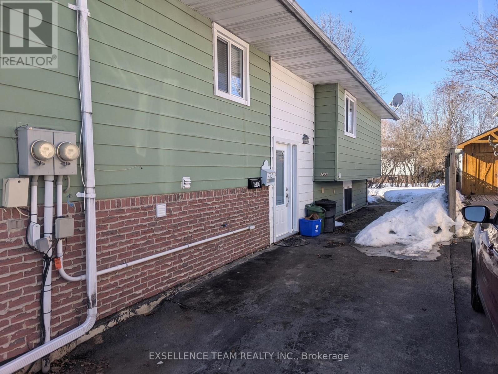 Property at 753 GLENGARRY BOULEVARD image 3