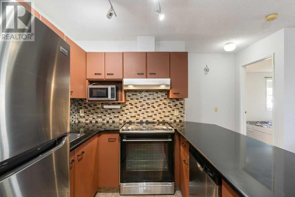 Property at 2414 Edenwold Heights NW image 4