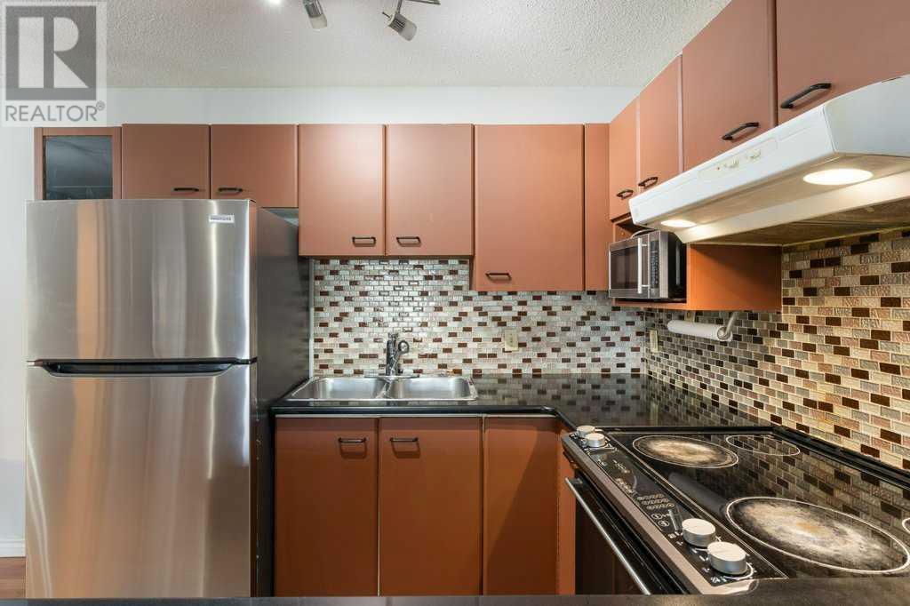 Property at 2414 Edenwold Heights NW image 5