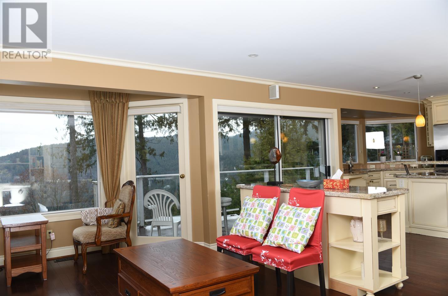 5339 Monte Bre Crescent, West Vancouver, British Columbia  V7W 3A7 - Photo 10 - R2976082