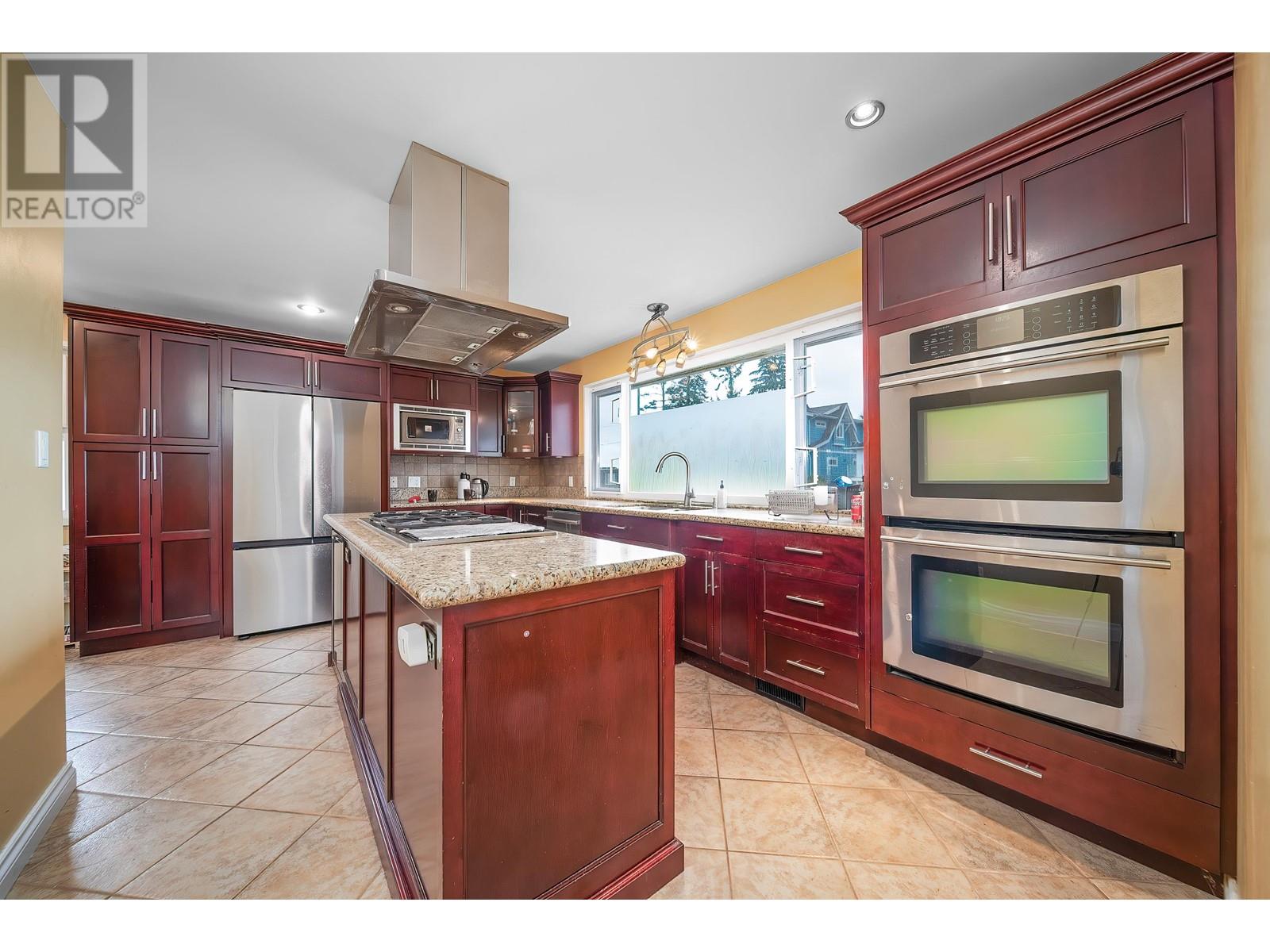 8935 Monroe Avenue, Burnaby, British Columbia  V3N 4E7 - Photo 14 - R2976370