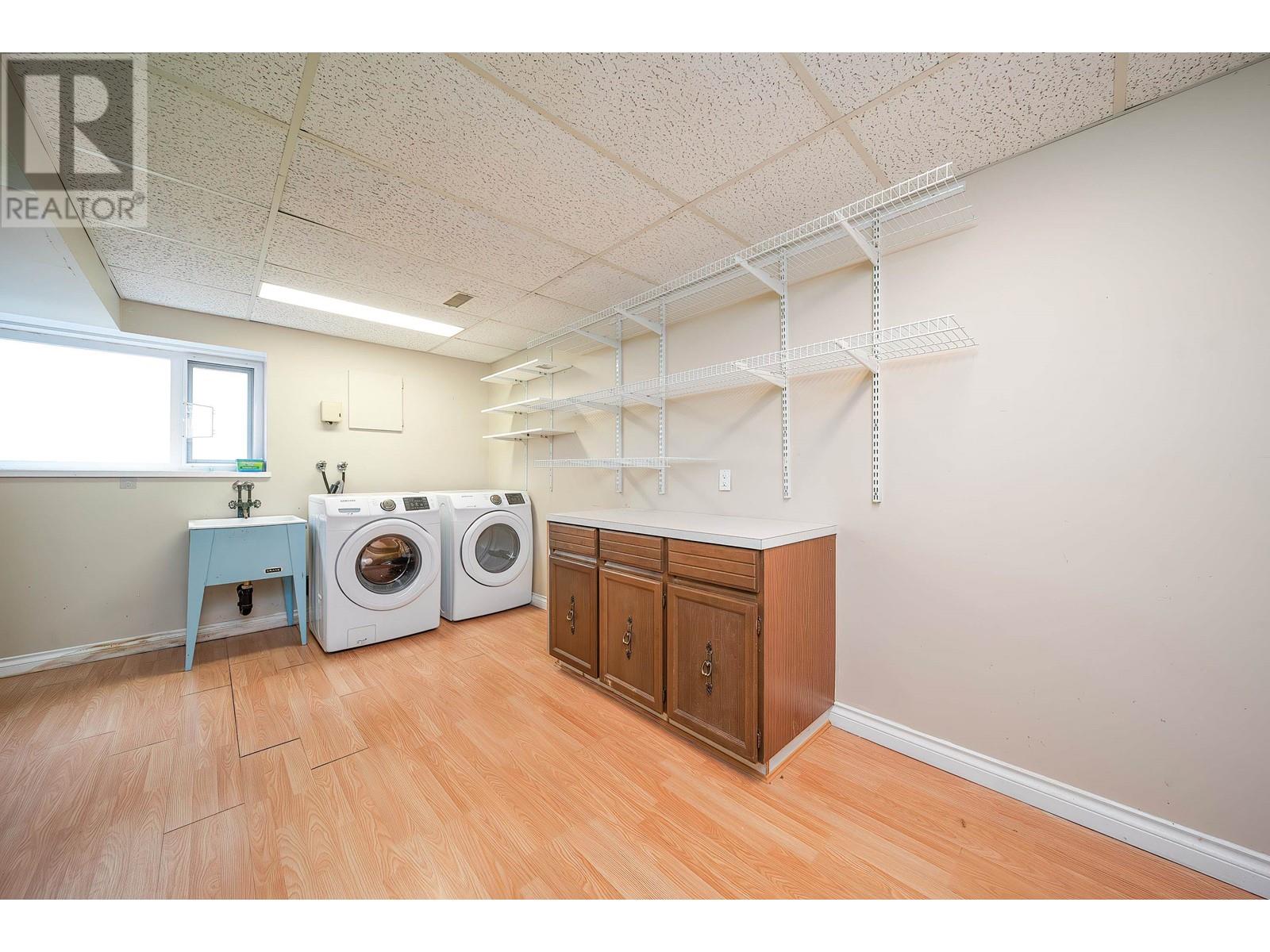8935 Monroe Avenue, Burnaby, British Columbia  V3N 4E7 - Photo 26 - R2976370