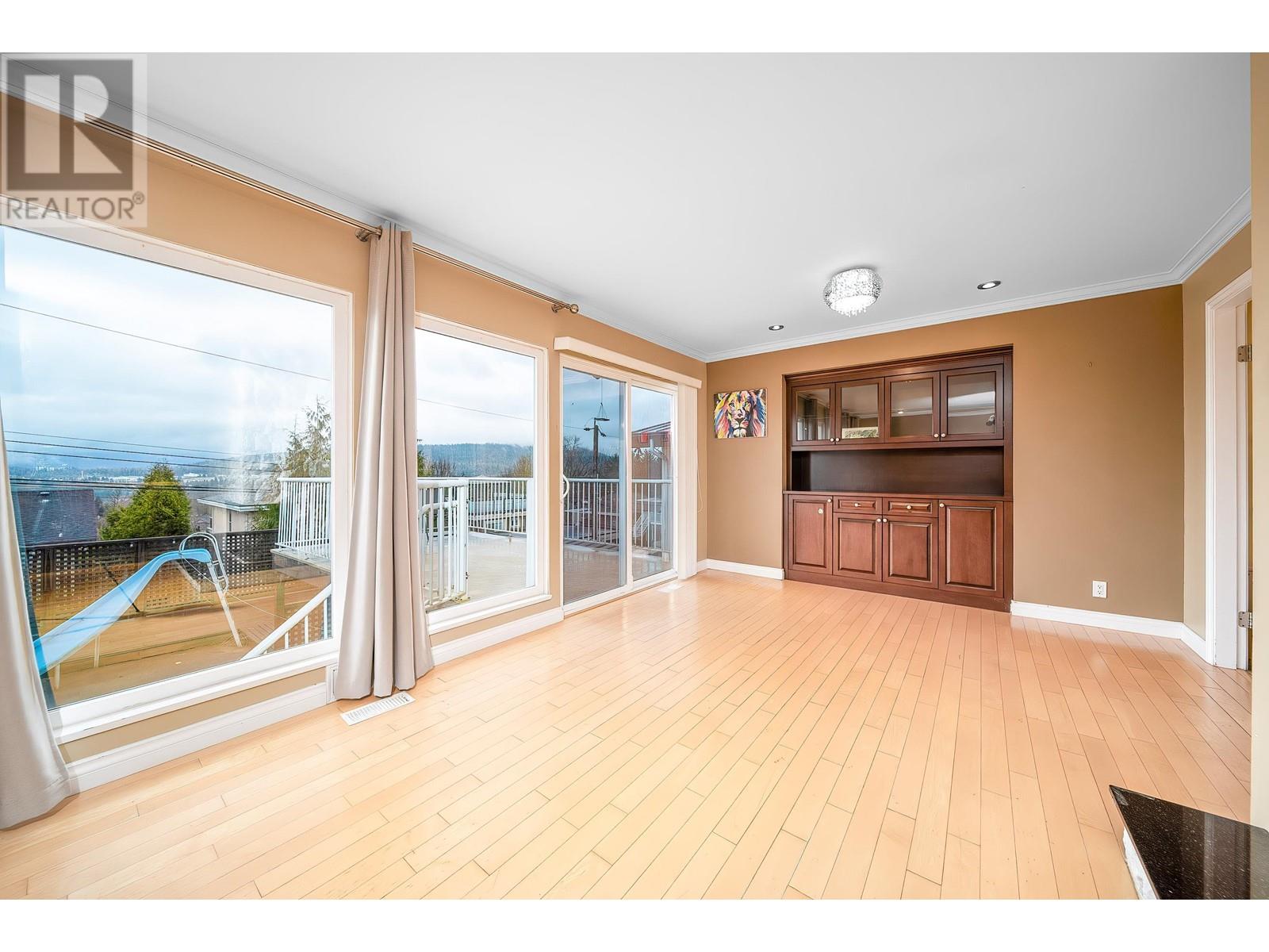 8935 Monroe Avenue, Burnaby, British Columbia  V3N 4E7 - Photo 7 - R2976370