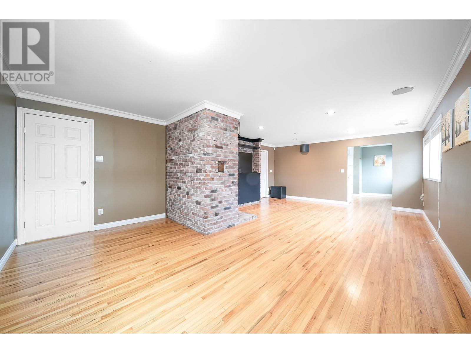 8935 Monroe Avenue, Burnaby, British Columbia  V3N 4E7 - Photo 27 - R2976370