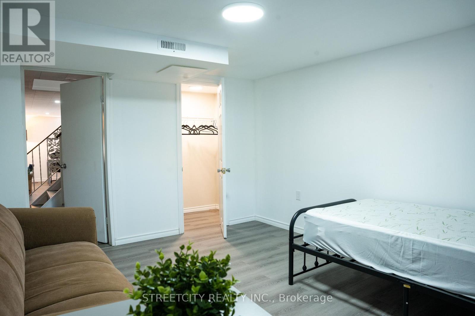 1199 Farnsborough Crescent, London, Ontario  N5V 2L7 - Photo 36 - X12021269