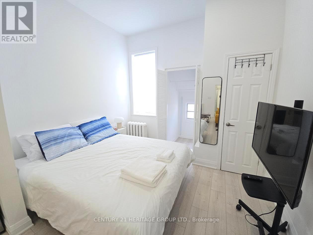 Main B - 344 Shaw Street, Toronto, Ontario  M6J 2X3 - Photo 3 - C12021926