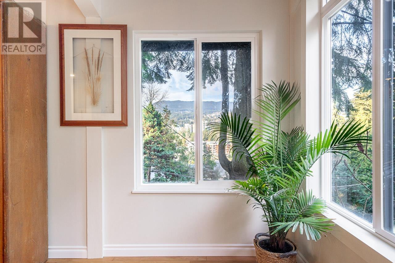3345 Viewmount Drive, Port Moody, British Columbia  V3H 2L8 - Photo 39 - R2973155