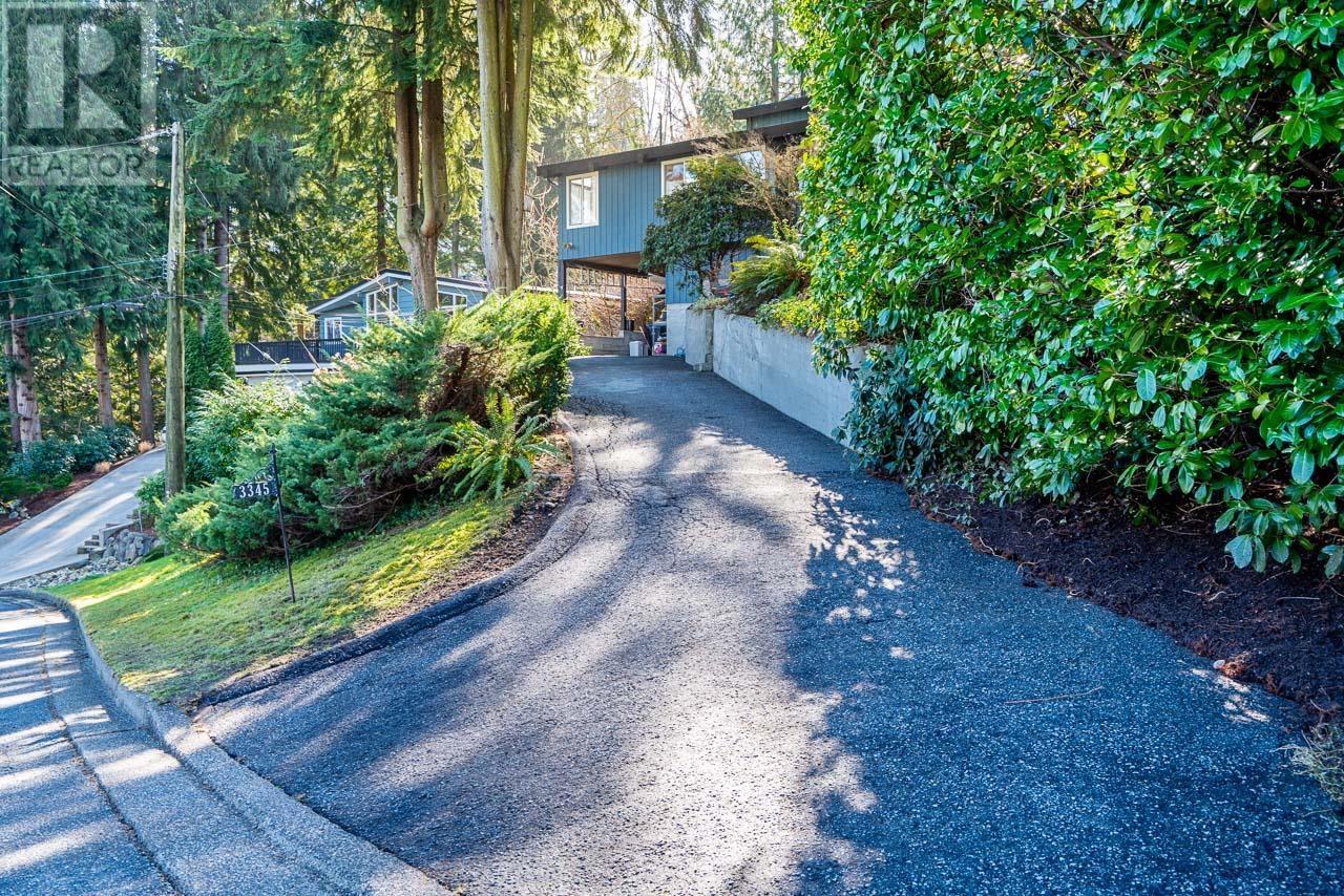 3345 Viewmount Drive, Port Moody, British Columbia  V3H 2L8 - Photo 38 - R2973155