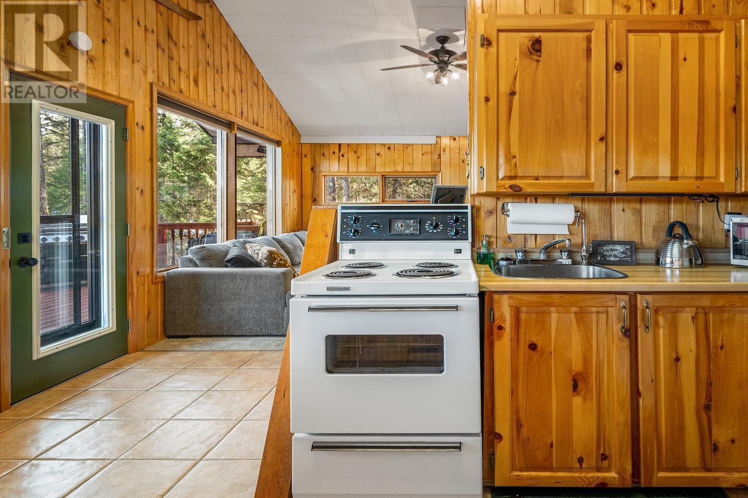 1249 Tie Lake Shore  S Road, Jaffray, British Columbia  V0B 1T0 - Photo 4 - 10339235