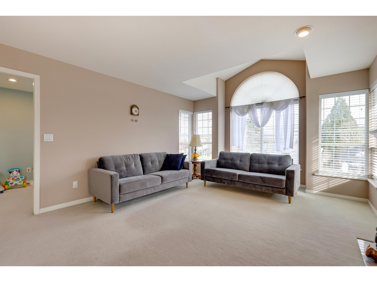 Property at 6103 190 STREET image 3