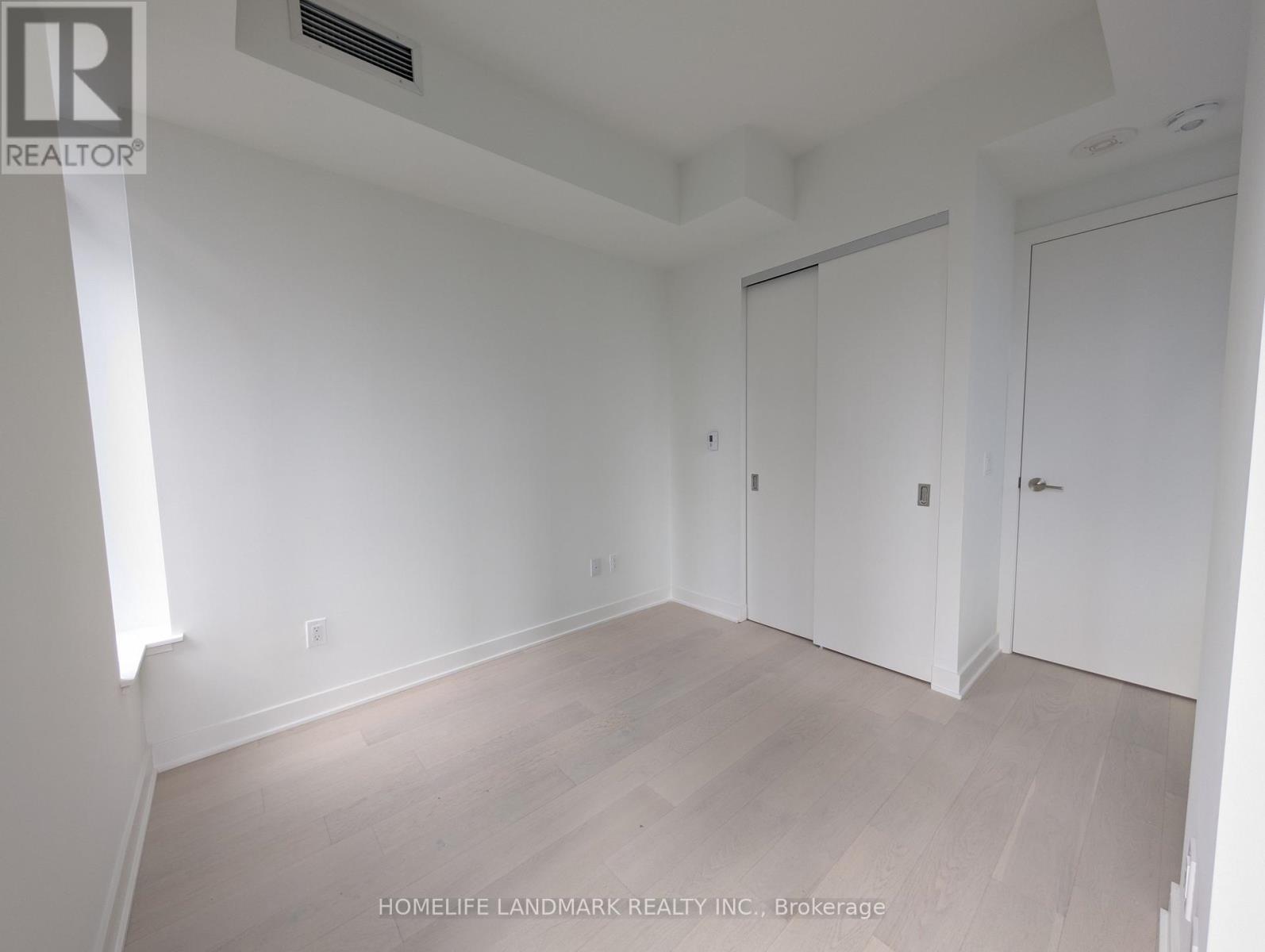 2210 - 11 Yorkville Avenue, Toronto, Ontario  M4W 1L2 - Photo 14 - C12021789