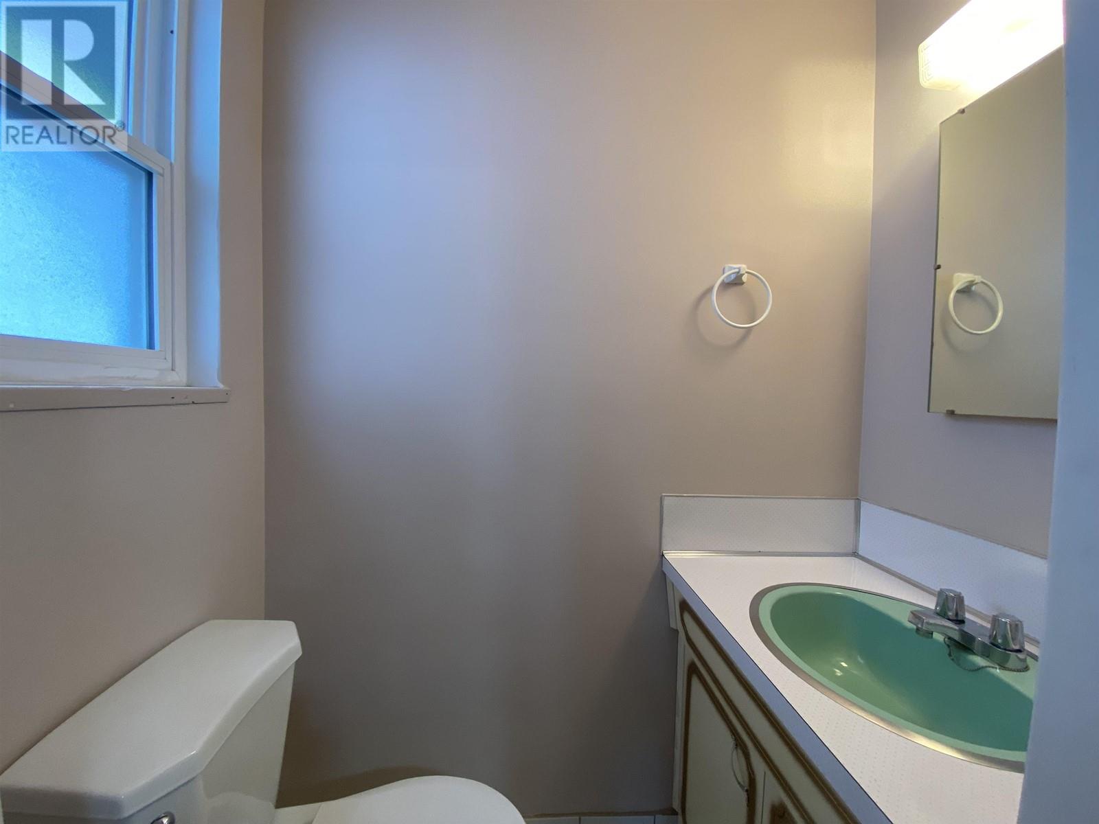 Main House 2033 E 52th Avenue, Vancouver, British Columbia  V5P 1W8 - Photo 18 - R2978252
