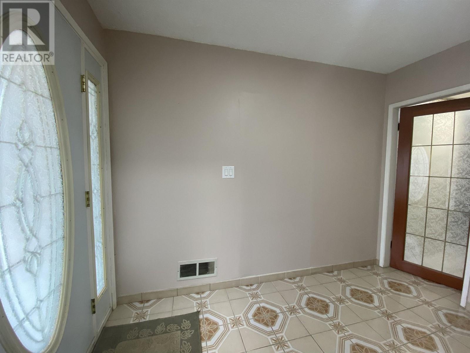 Main House 2033 E 52th Avenue, Vancouver, British Columbia  V5P 1W8 - Photo 24 - R2978252
