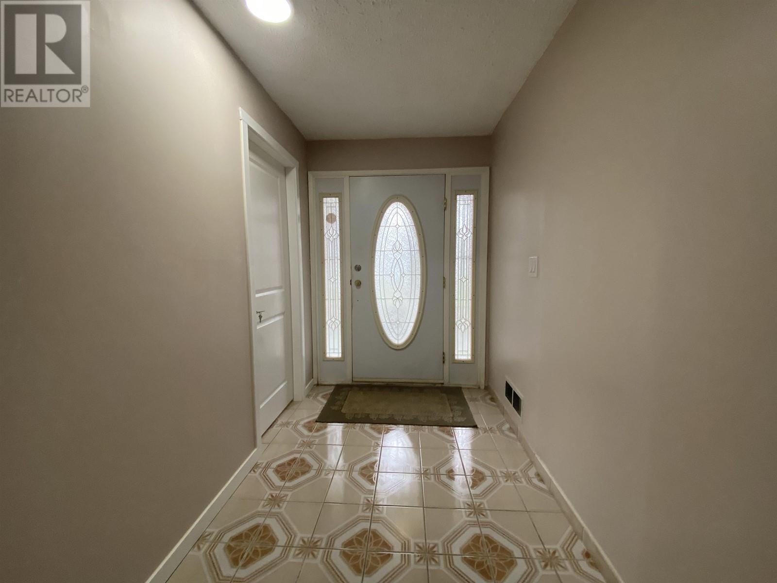 Main House 2033 E 52th Avenue, Vancouver, British Columbia  V5P 1W8 - Photo 25 - R2978252