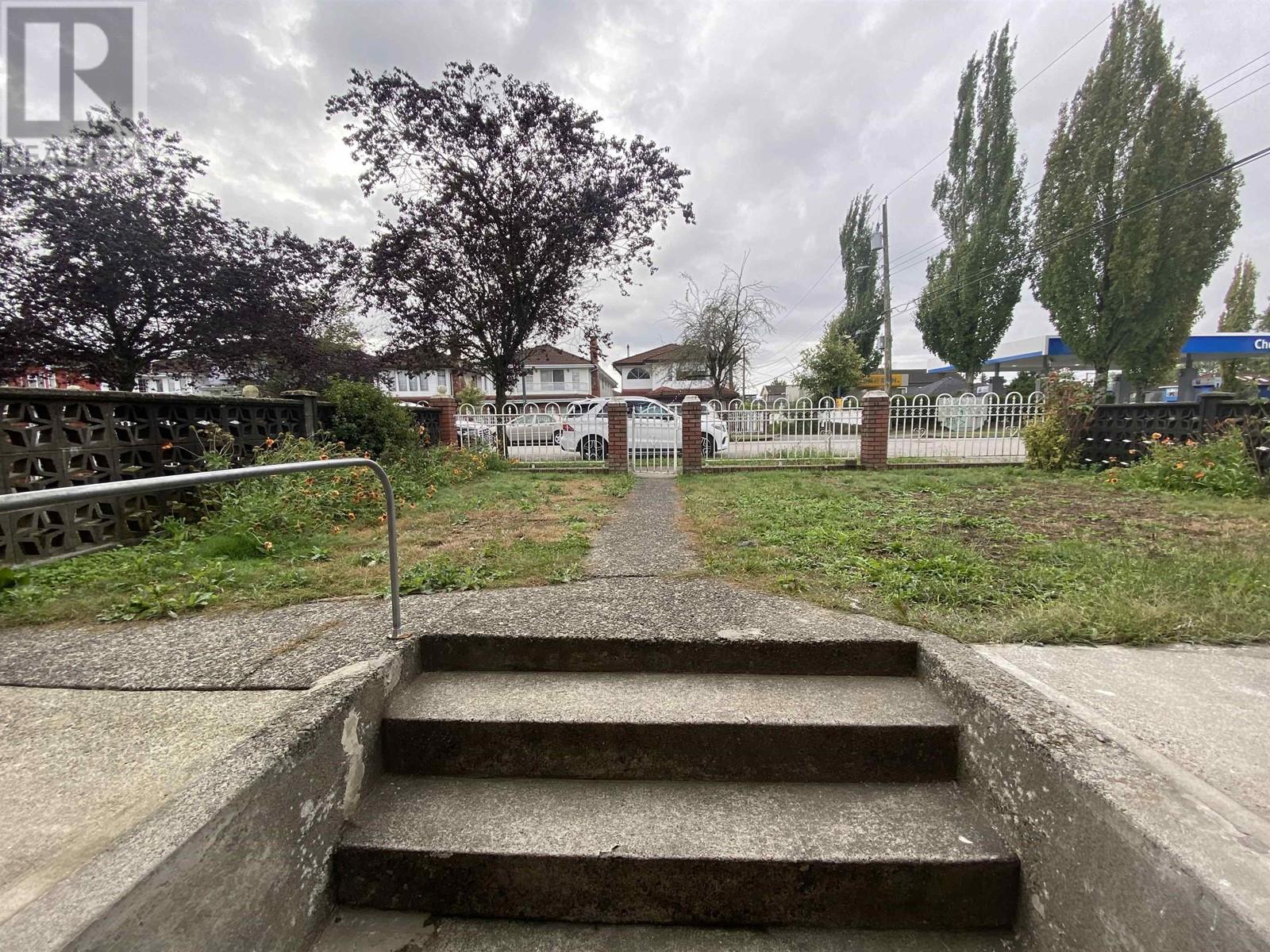 Main House 2033 E 52th Avenue, Vancouver, British Columbia  V5P 1W8 - Photo 26 - R2978252