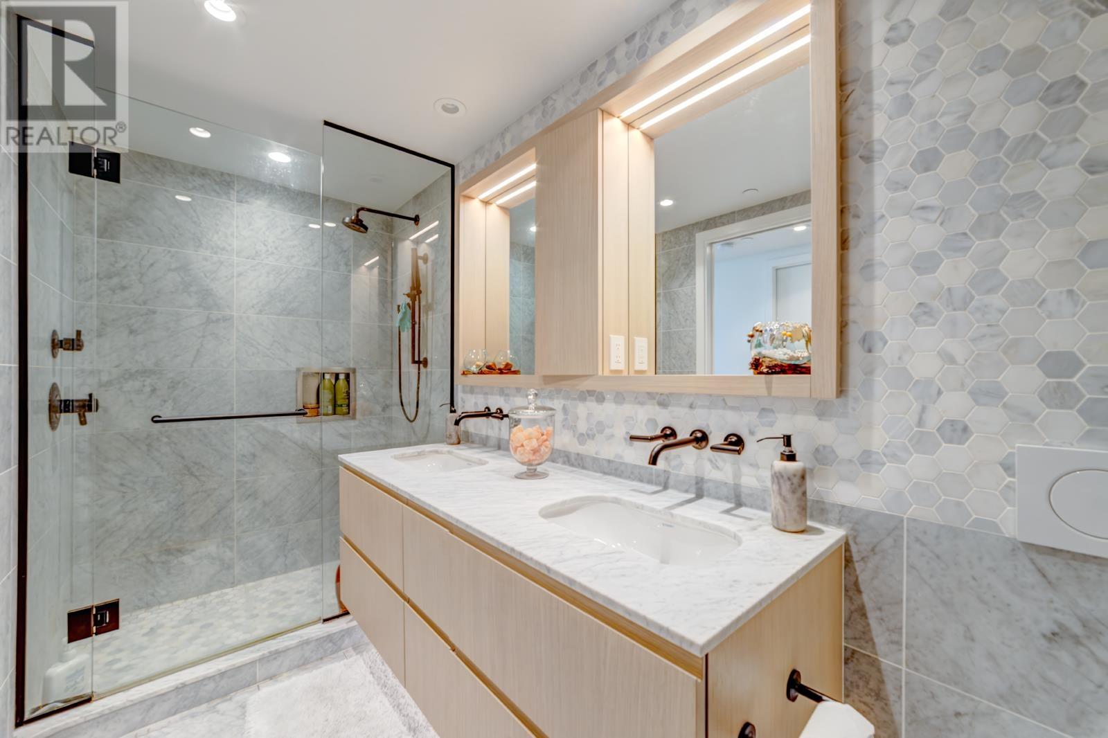 Listing Picture 13 of 22 : 1401 1365 DAVIE STREET, Vancouver / 溫哥華 - 魯藝地產 Yvonne Lu Group - MLS Medallion Club Member