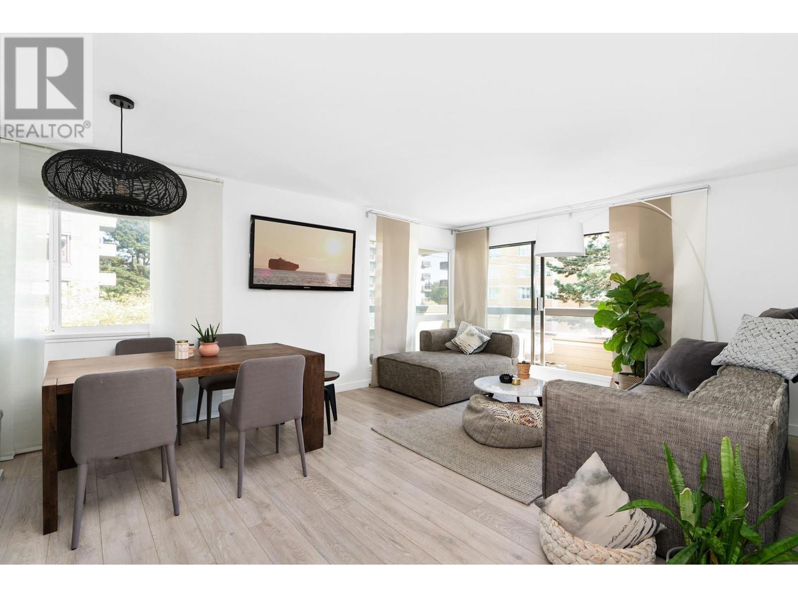 311 1363 Clyde Avenue, West Vancouver, British Columbia  V7T 2W9 - Photo 2 - R2977631