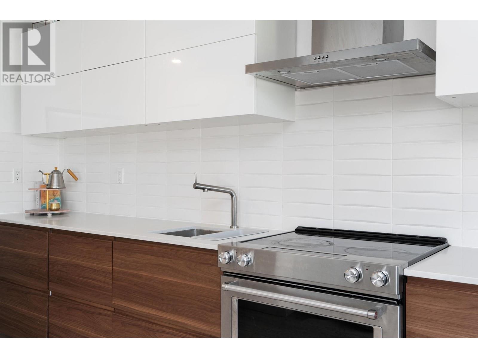 311 1363 Clyde Avenue, West Vancouver, British Columbia  V7T 2W9 - Photo 6 - R2977631