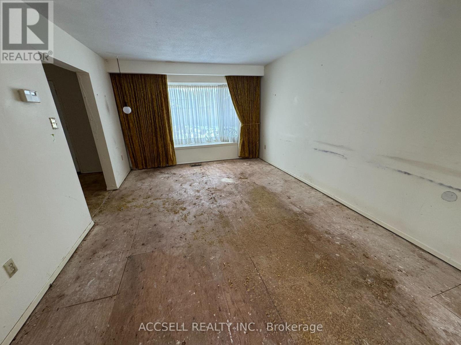 Property at 1 - 5475 LAKESHORE ROAD image 4