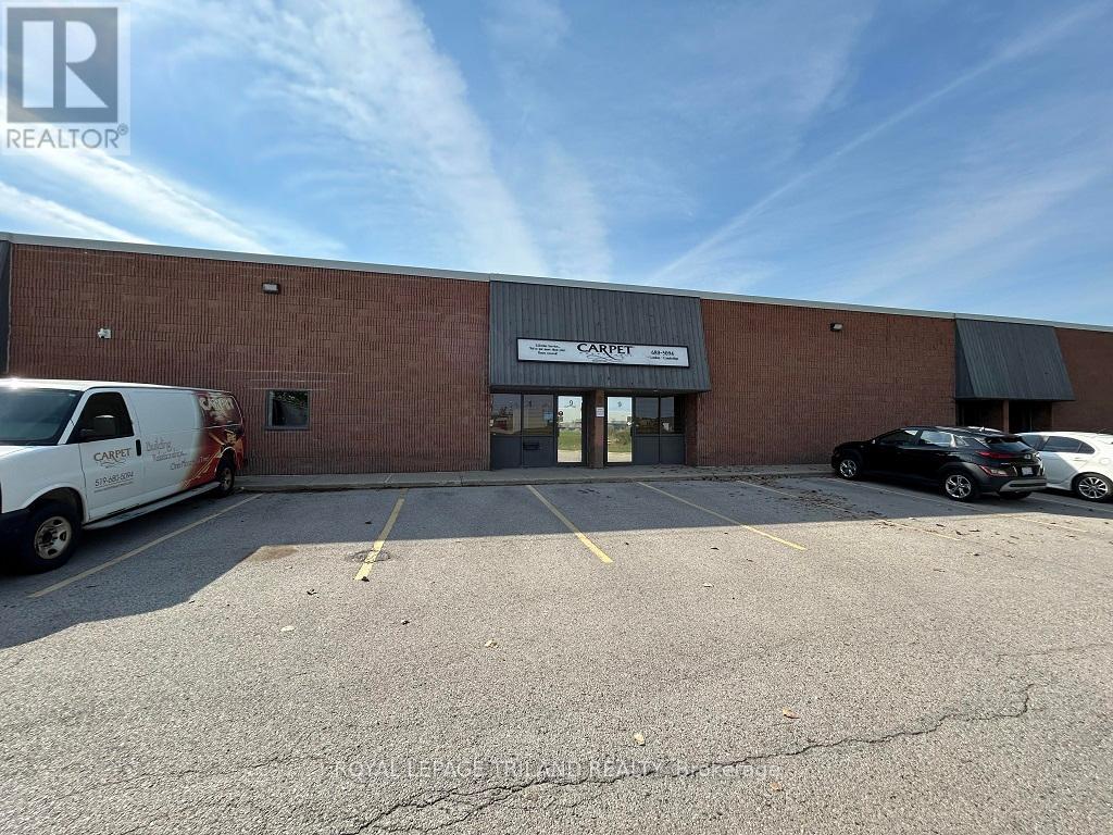 9-11 - 98 Bessemer Court, London South, Ontario  N6E 1K7 - Photo 1 - X9383448