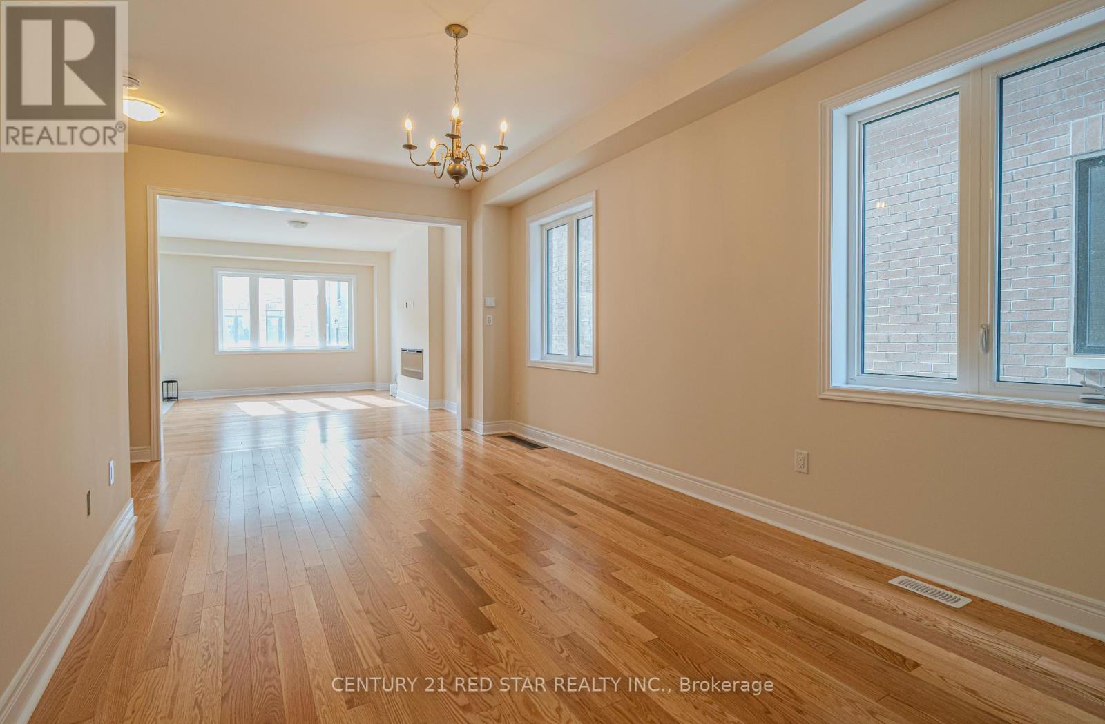 34 Icon Street, Brampton, Ontario  L6R 0B8 - Photo 6 - W12022032