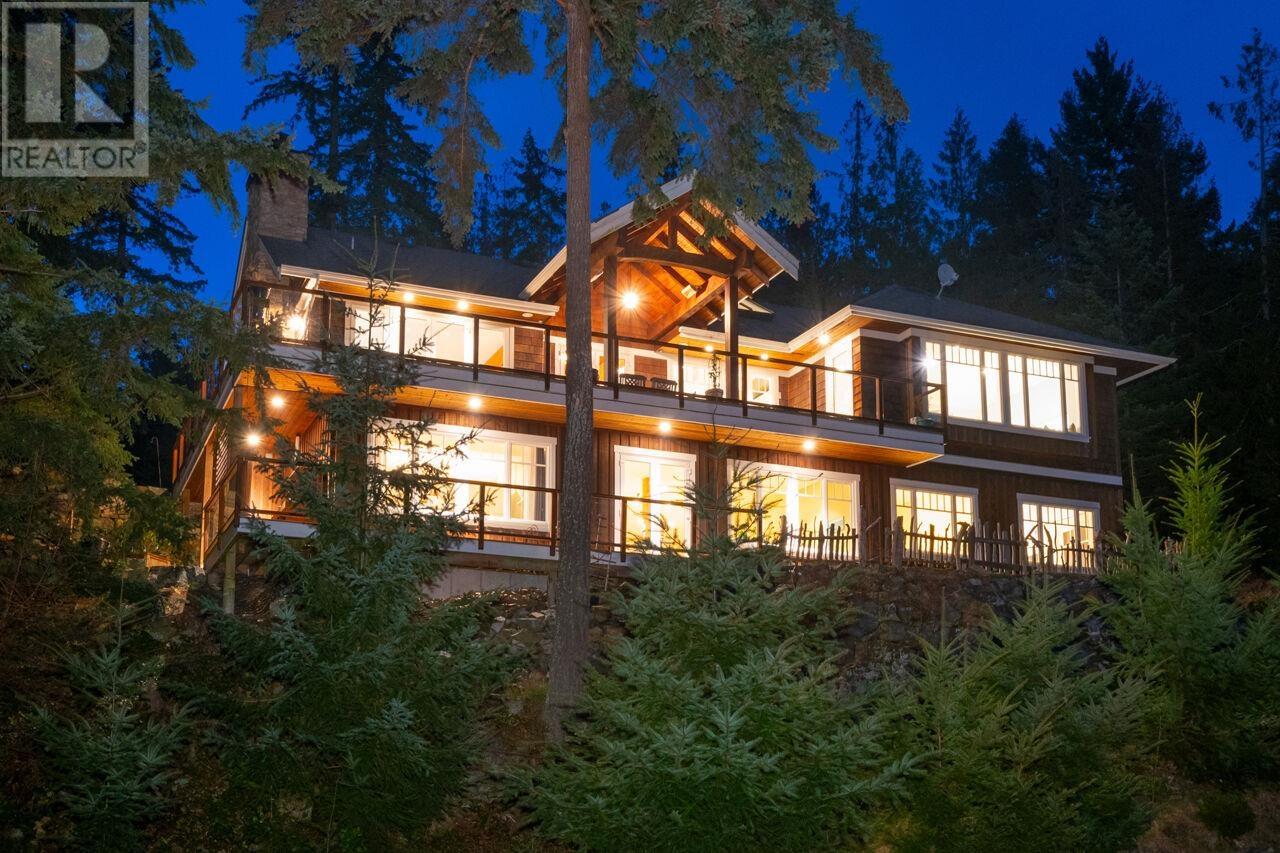 1010 COWAN POINT DRIVE, Bowen Island, British Columbia
