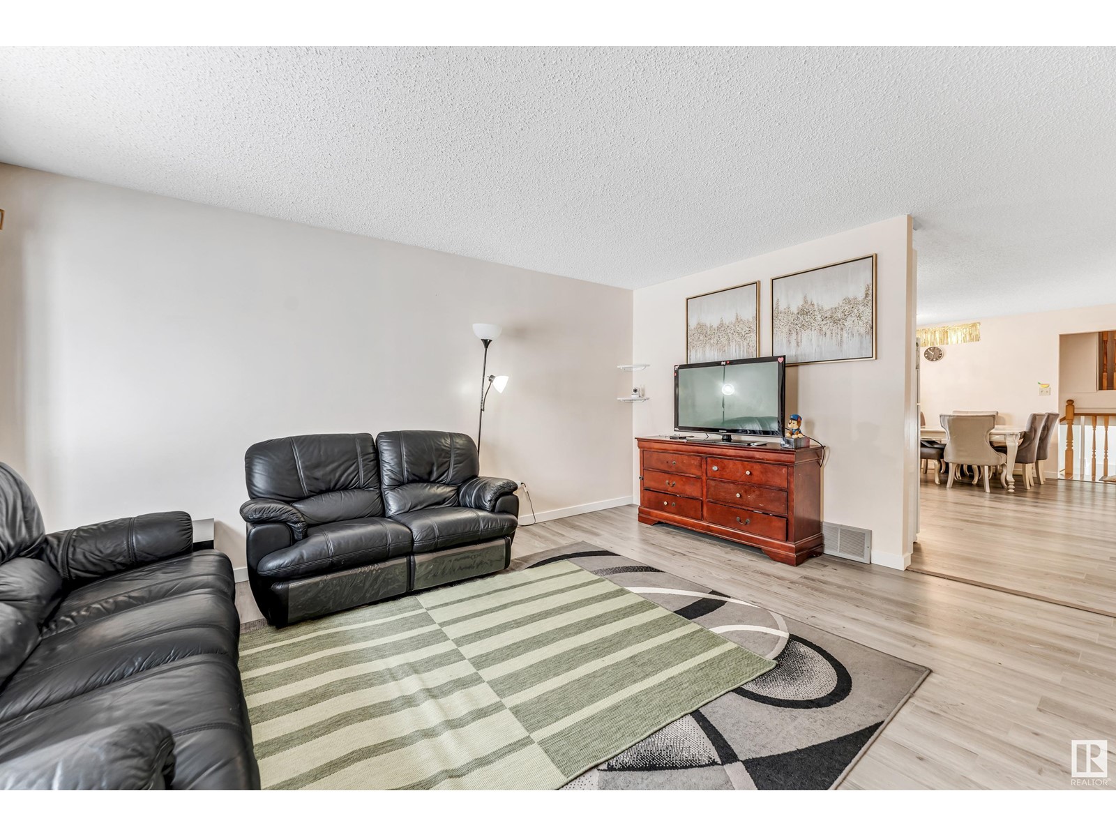 Property at 5417 14A AV NW image 4